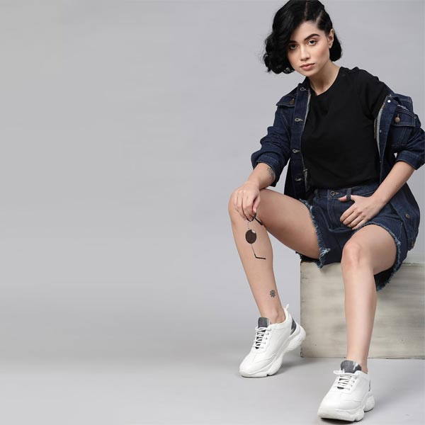 Women Blue Loose Fit Mid-Rise Denim Shorts